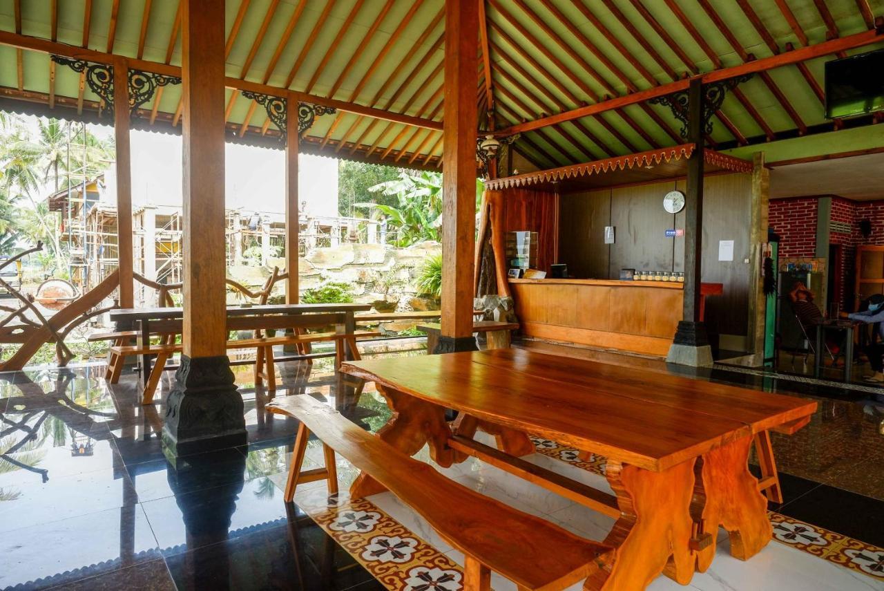 Отель Reddoorz Near Yogyakarta International Airport Glagah  Экстерьер фото