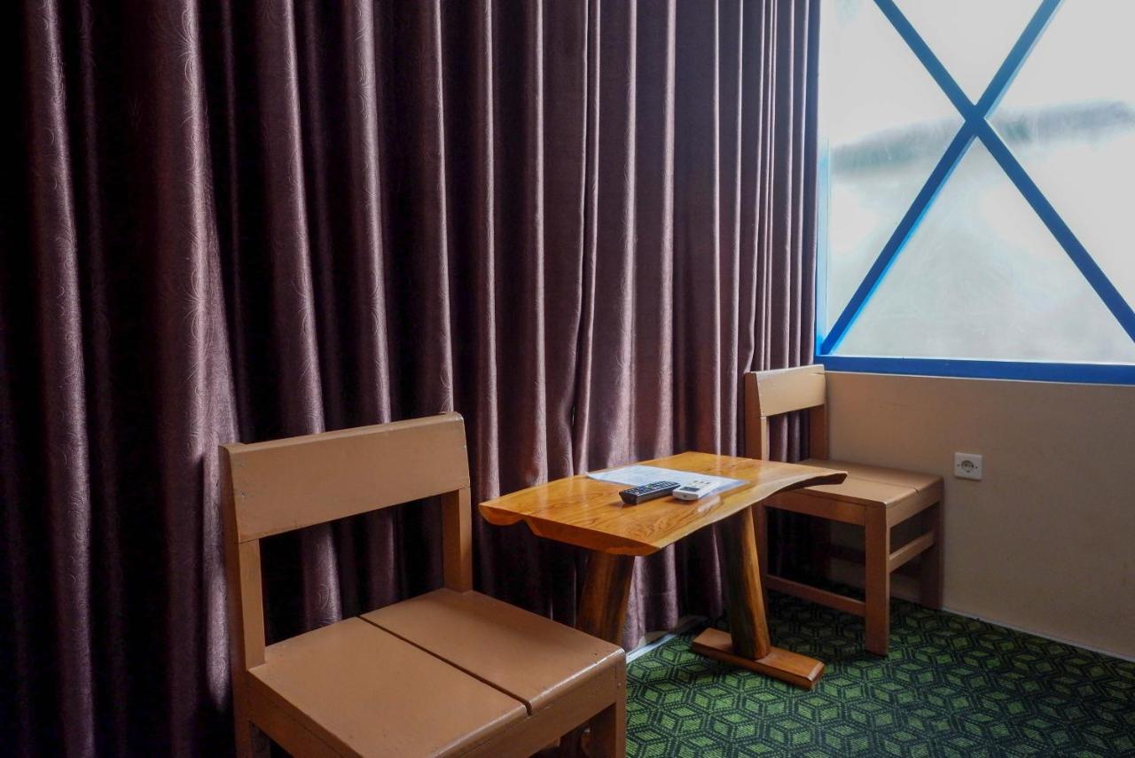 Отель Reddoorz Near Yogyakarta International Airport Glagah  Экстерьер фото