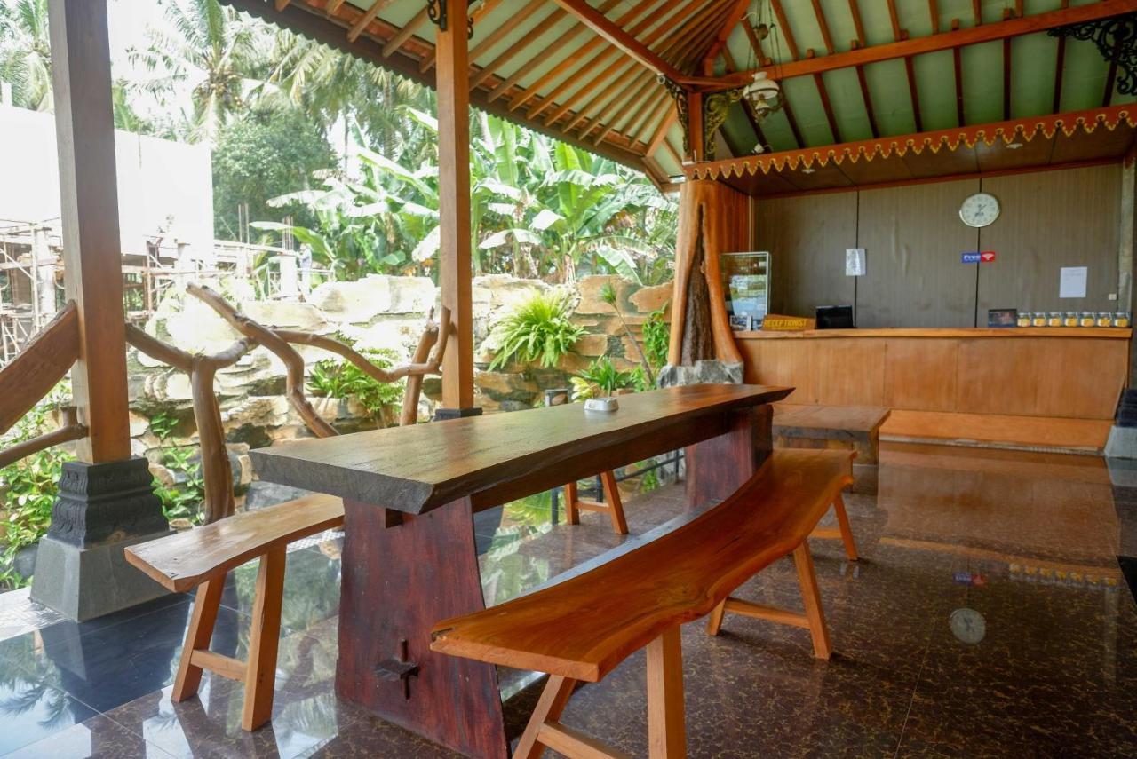 Отель Reddoorz Near Yogyakarta International Airport Glagah  Экстерьер фото